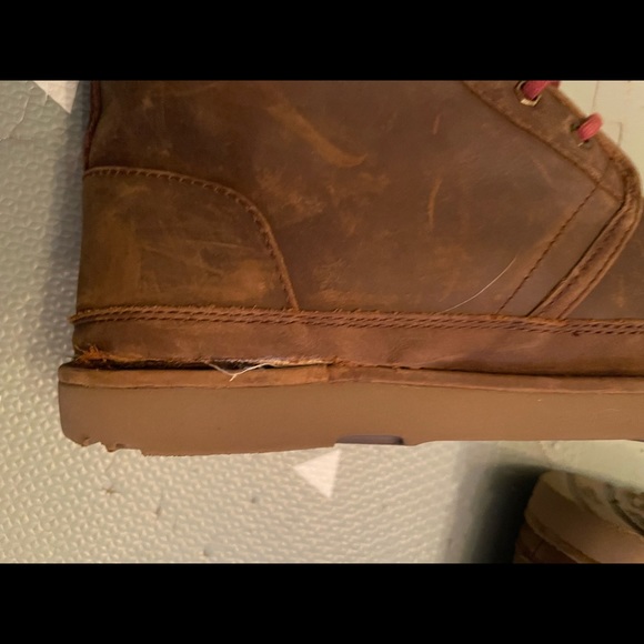 Mens cognac Ugg waterproof sheepskin lined leather boots - Picture 5 of 6